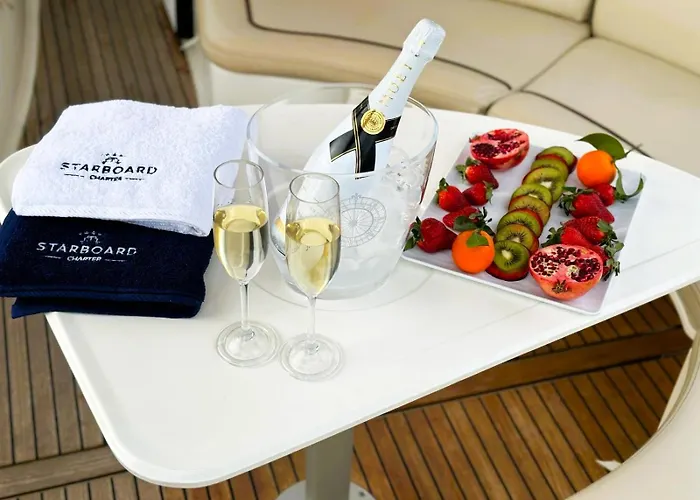 Starboard Charter 船上ホテル